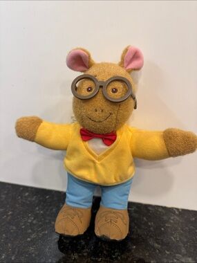 Hasbro Arthur 10" Talking Plush Soft Toy Stuffed Animal- not tested